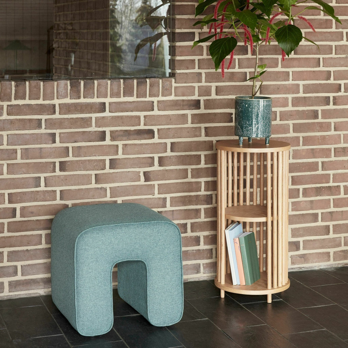 Table d'appoint ronde en chêne naturel à barreaux - Hübsch - The Cool Republic