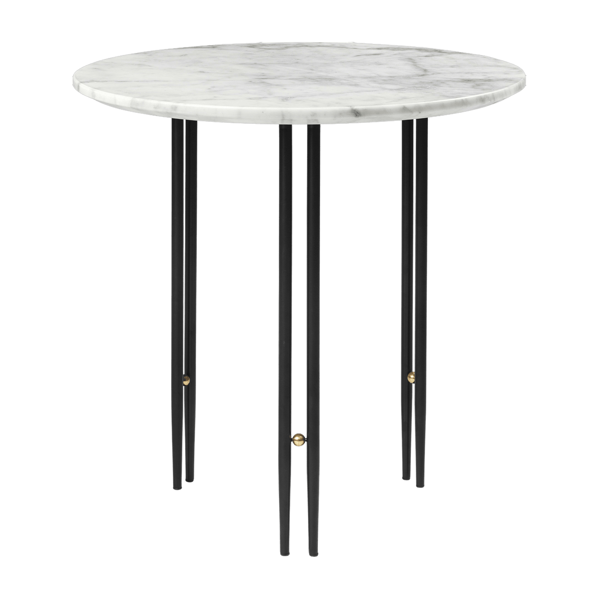 Table d'appoint ronde en marbre blanc et base en laiton noire 50 cm IOI - Gubi - The Cool Republic