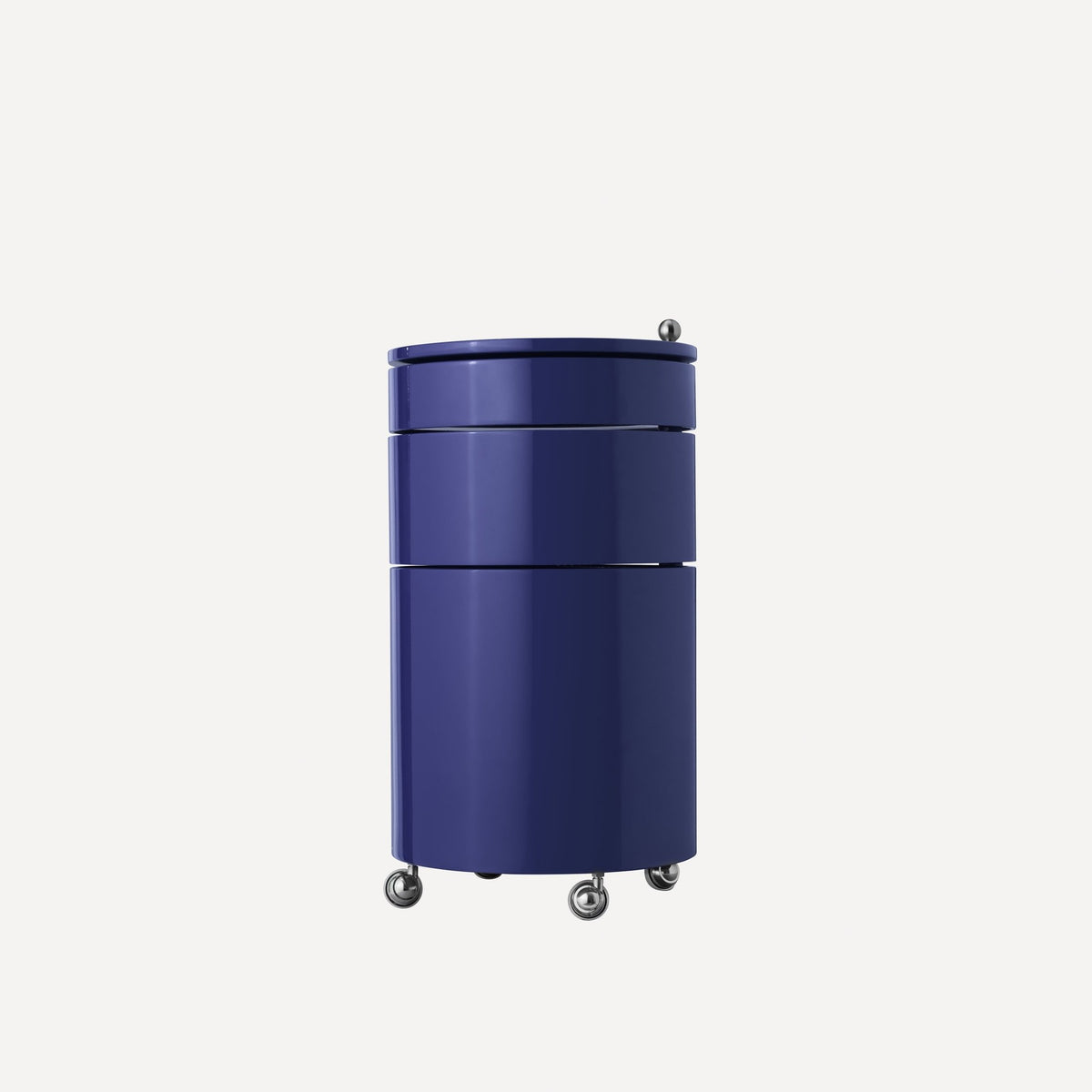 Table d'appoint sur roues en bois moulé deep blue Barboy - Verpan - The Cool Republic