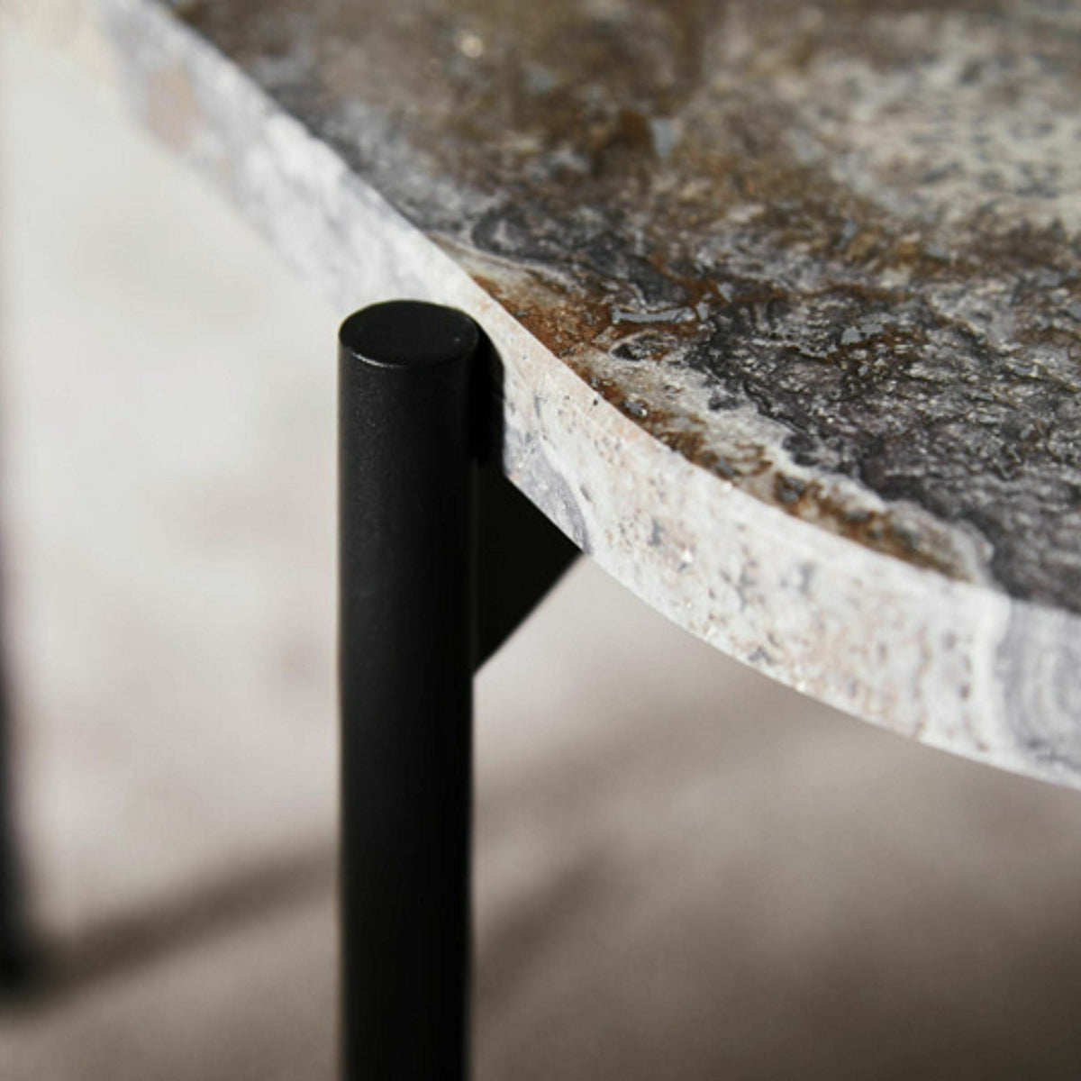 Table d'appoint travertin gris 57,2 x 40,5 cm La Terra - Woud - The Cool Republic
