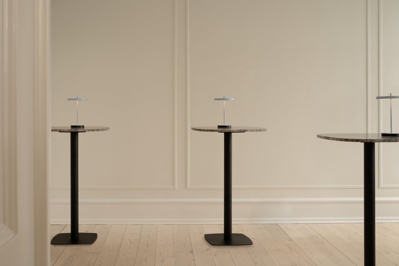 Table de bar en acier noir et plateau en marbre 68x109cm Gather - Umage - The Cool Republic