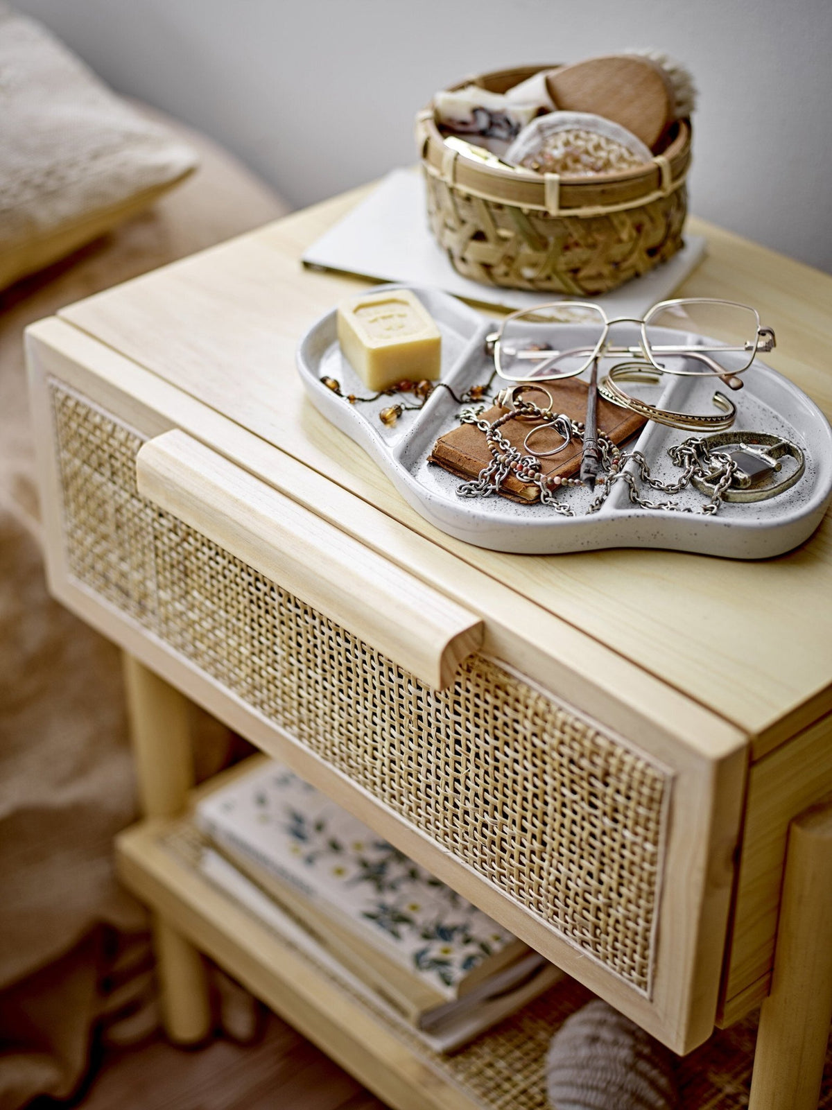 Table de chevet cannage Manon - Bloomingville - The Cool Republic
