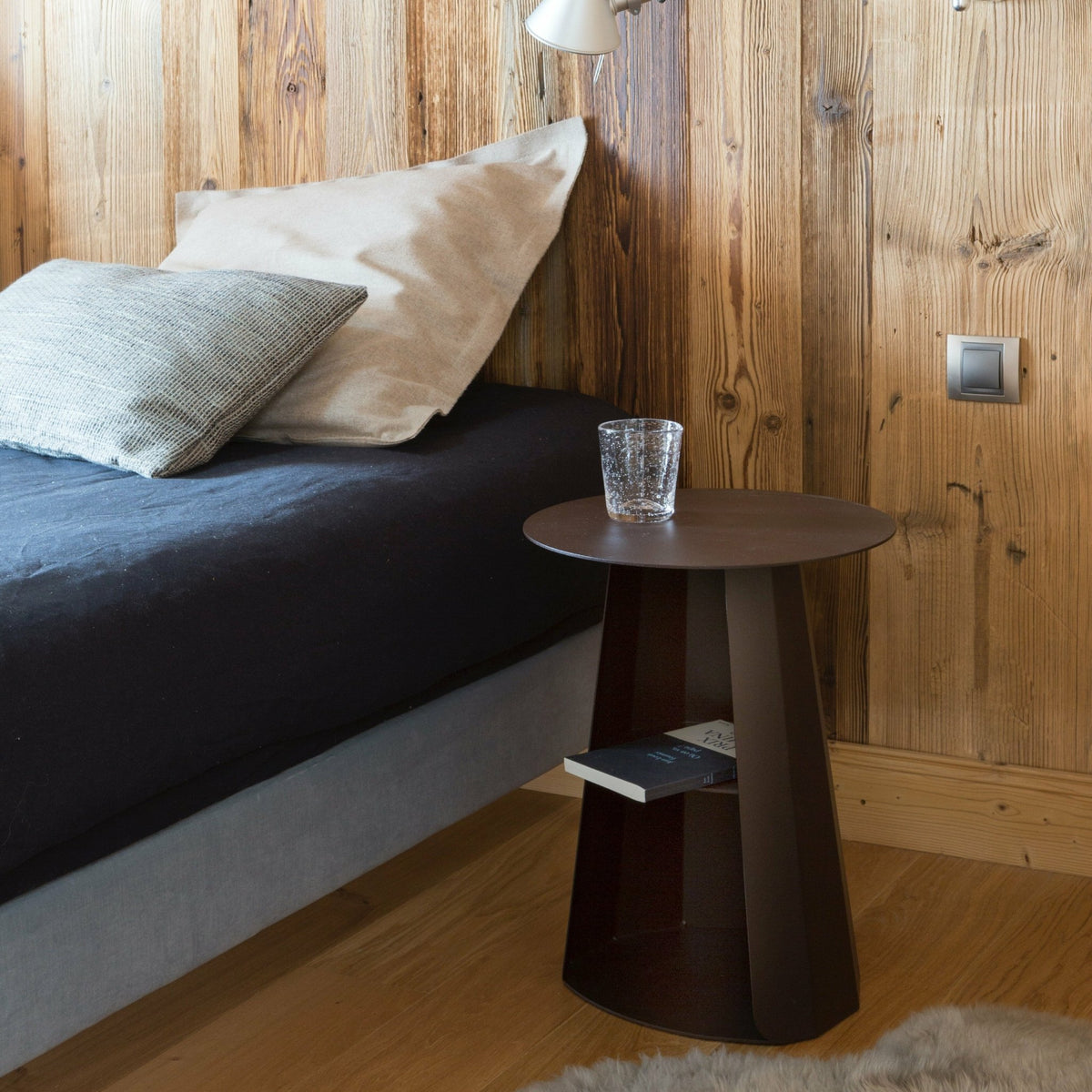Table de chevet en acier sable 39 cm Ankara - Matière Grise - The Cool Republic