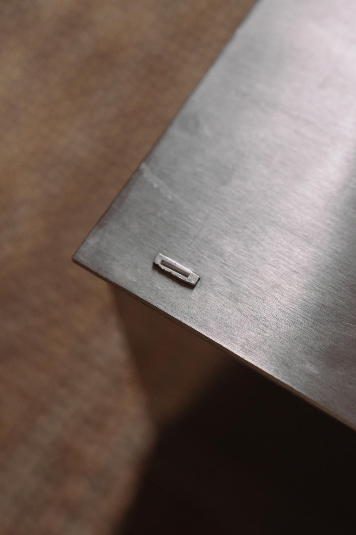 Table de chevet en aluminium 32,8 x 33,8 x 48,1 cm Rivet - Frama - The Cool Republic