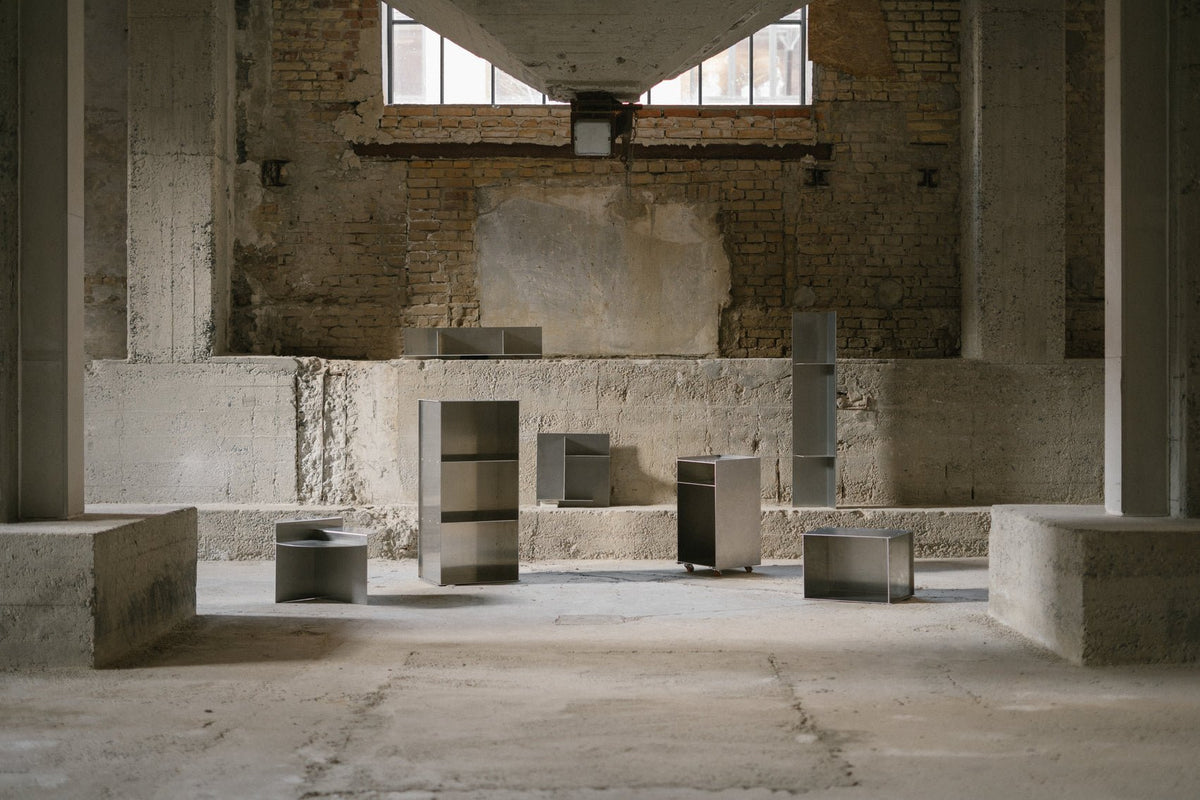 Table de chevet en aluminium 32,8 x 33,8 x 48,1 cm Rivet - Frama - The Cool Republic