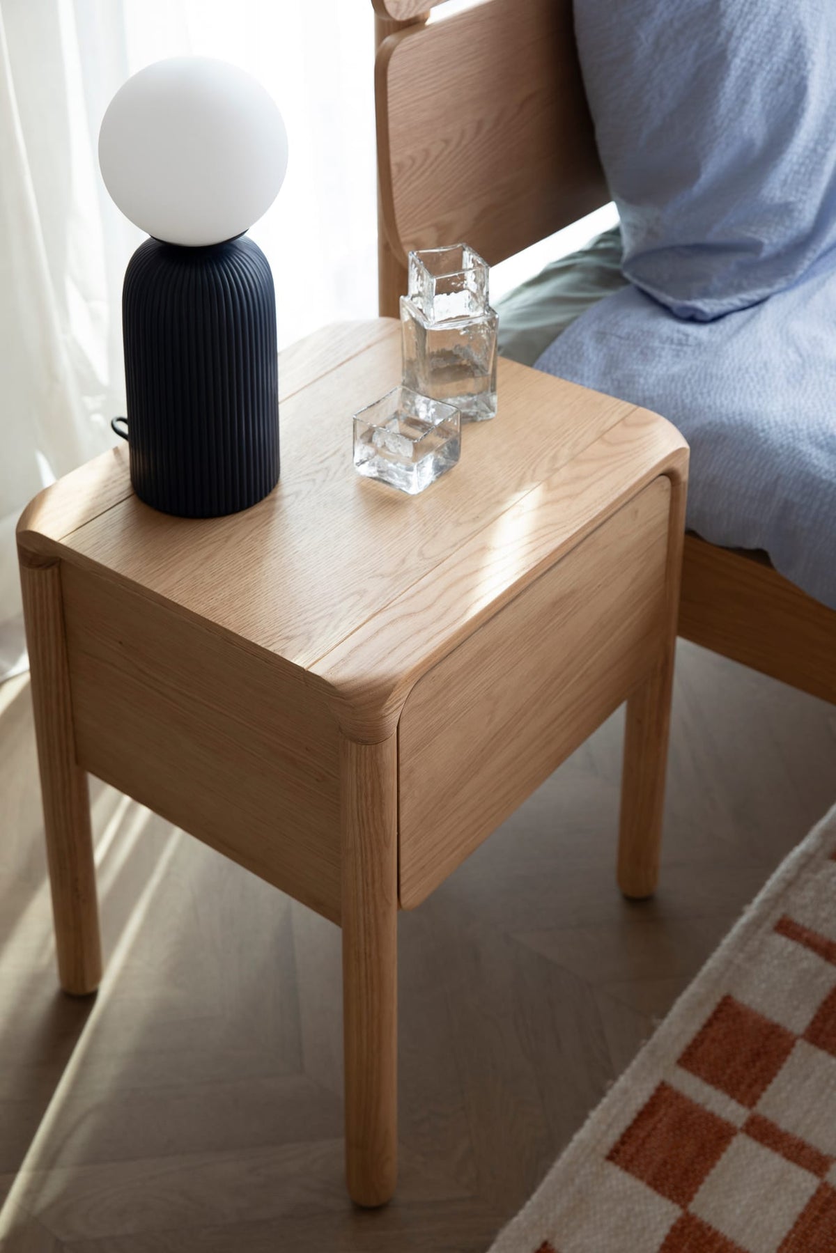 Table de chevet en bois de frêne marron 40x48x55cm Storm - Zuiver — vue 16