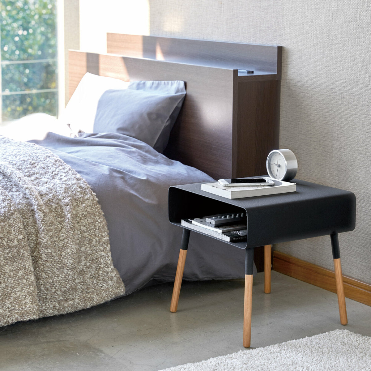 Table de chevet noir Plain - Yamazaki - The Cool Republic