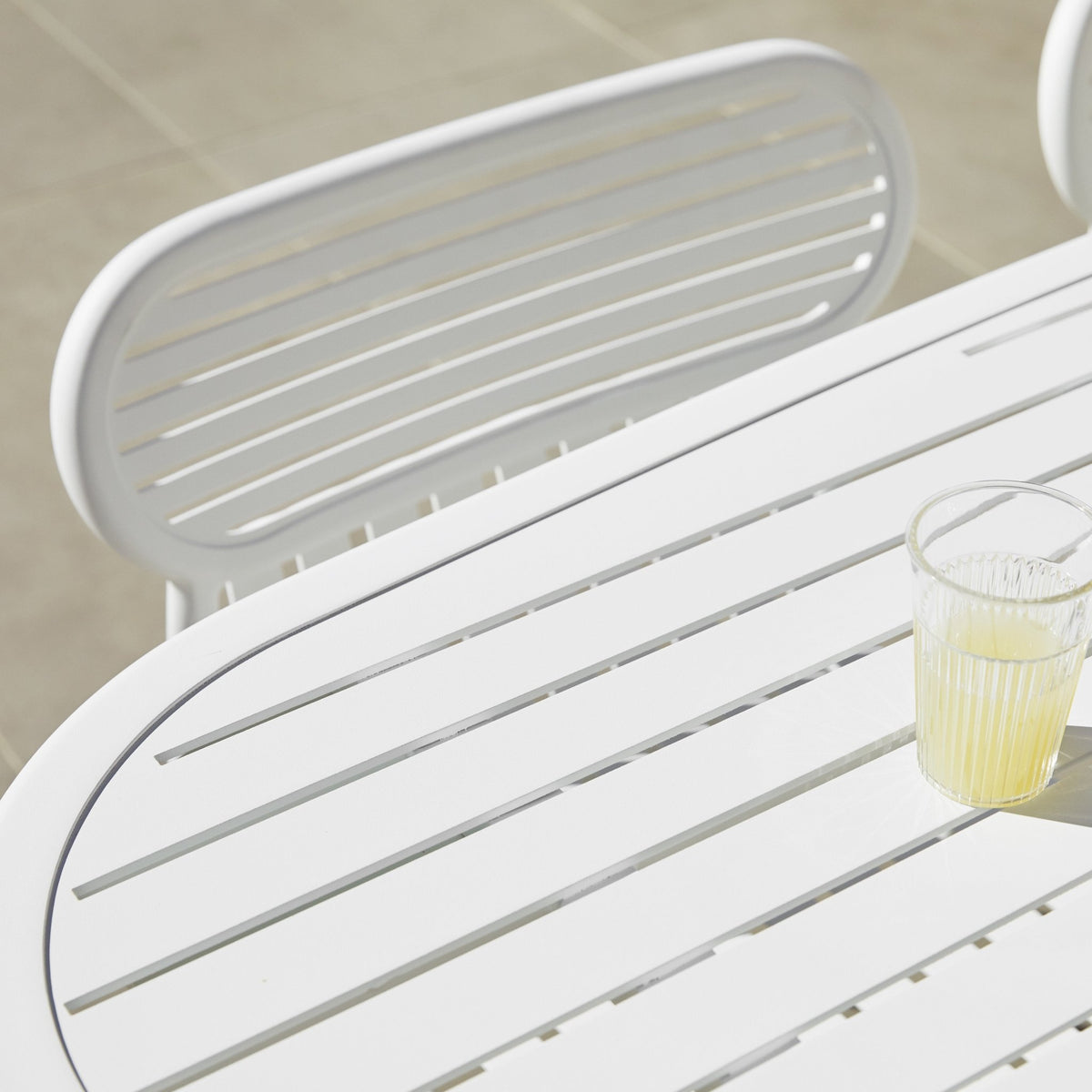 Table de jardin rectangulaire blanche 180 cm Week-End - Petite Friture - The Cool Republic