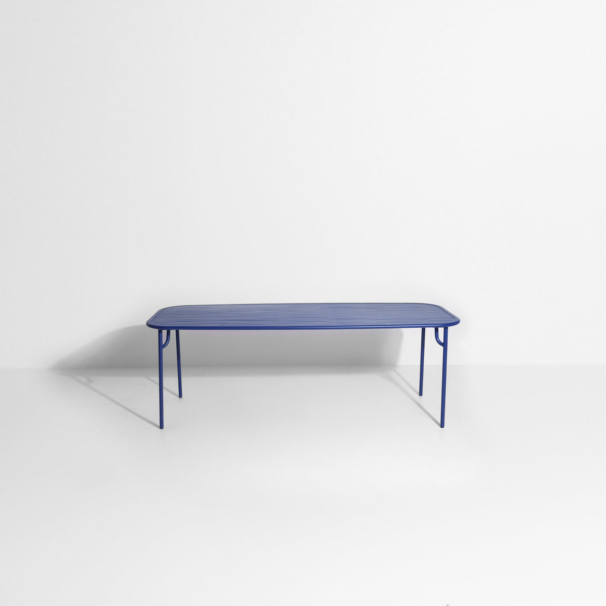 Table de jardin rectangulaire bleue 220 cm Week-End - Petite Friture - The Cool Republic
