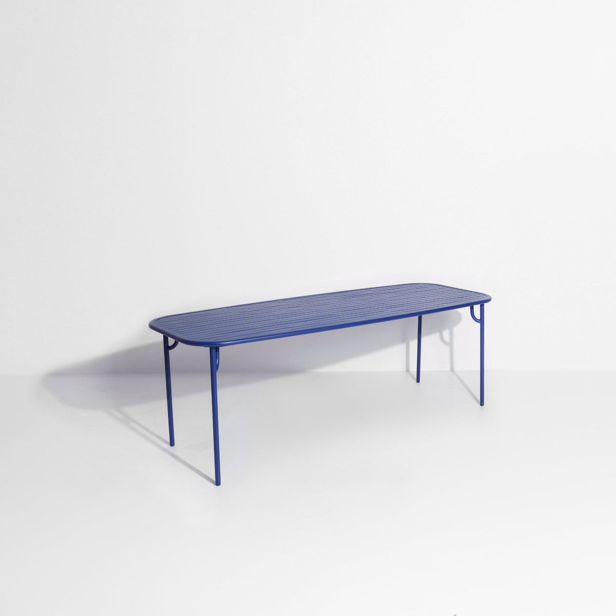 Table de jardin rectangulaire bleue 220 cm Week-End - Petite Friture - The Cool Republic