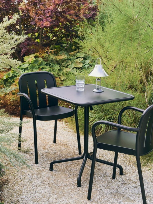 Table de jardin rectangulaire en aluminium laqué gris anthracite 60x70x74cm Deville - HAY - The Cool Republic