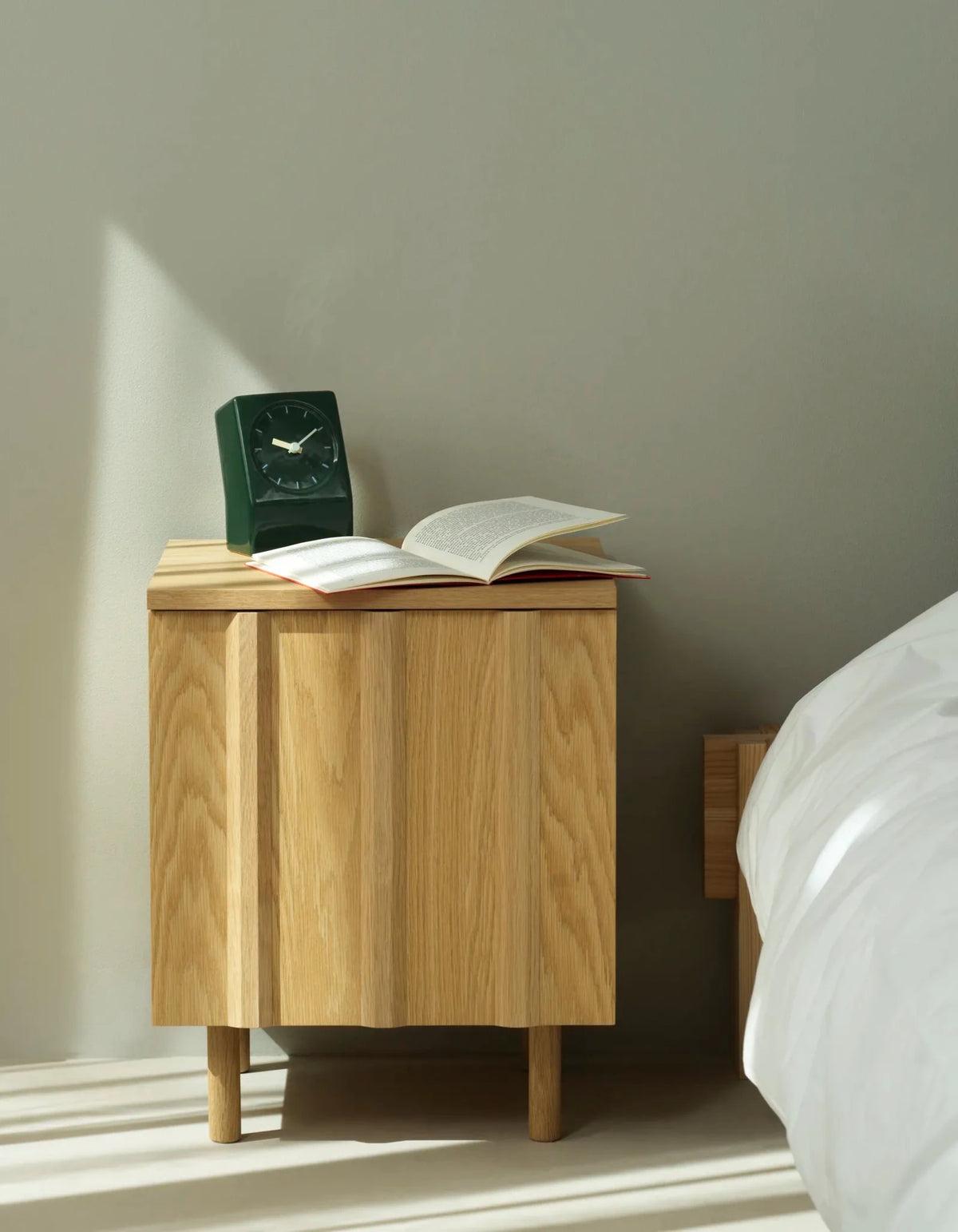 Table de nuit en chêne 42x40x52cm Rib - Normann Copenhagen - The Cool Republic