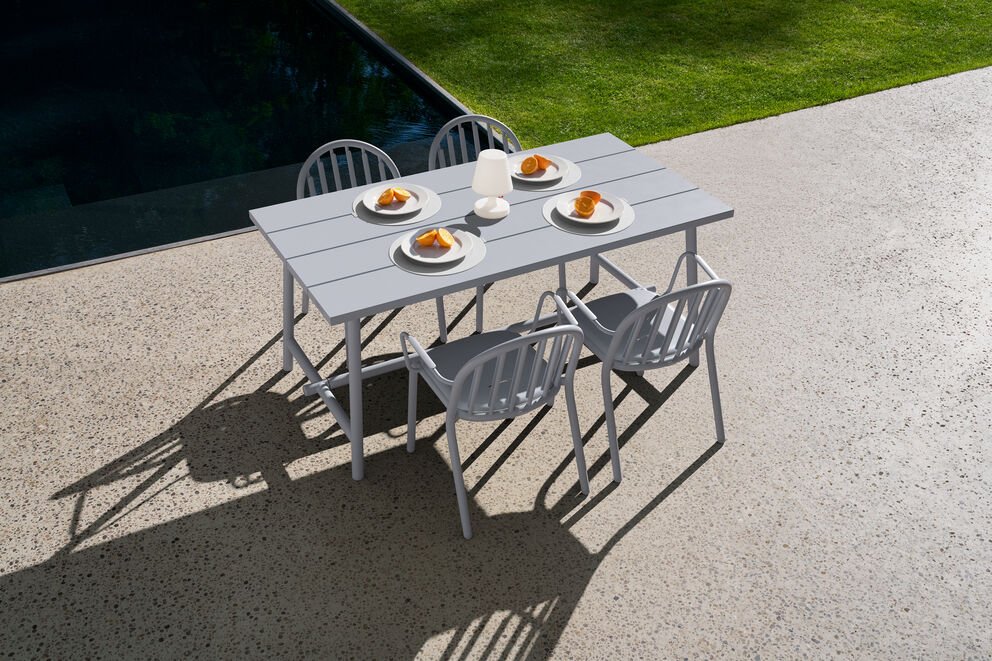 Table d'extérieur en aluminium gris clair 170x90x76cm Fred's - Fatboy - The Cool Republic