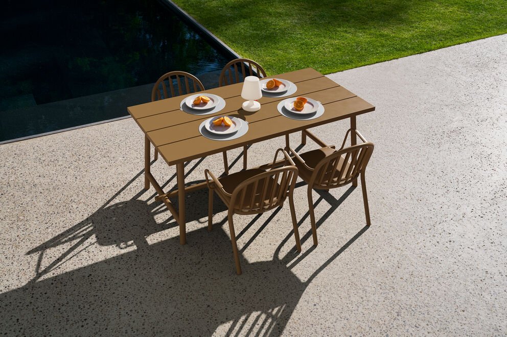 Table d'extérieur en aluminium marron 170x90x76cm Fred's - Fatboy - The Cool Republic