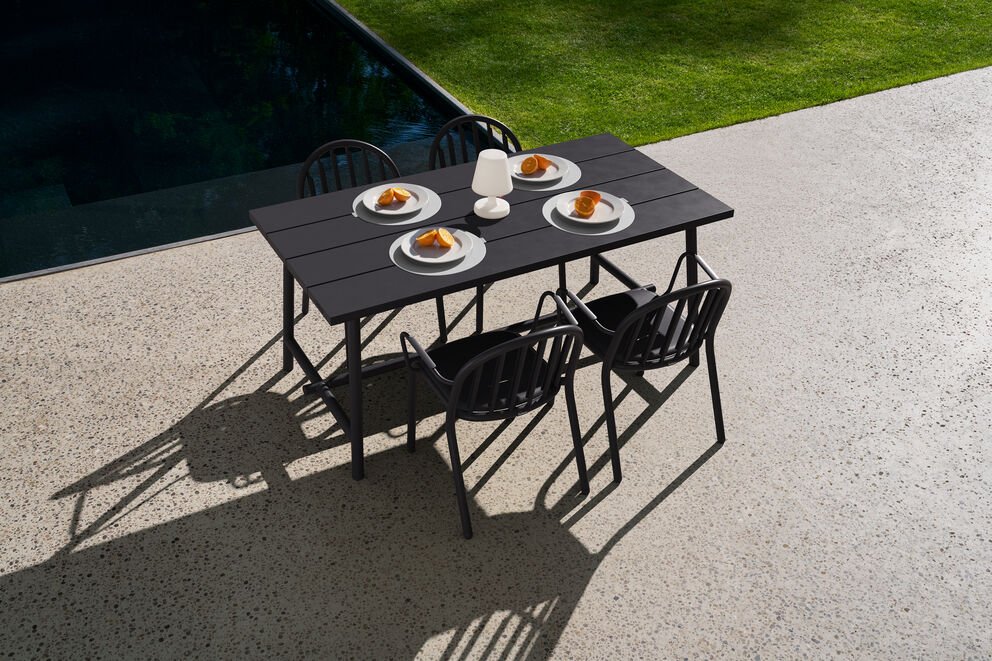 Table d'extérieur en aluminium noir 170x90x76cm Fred's - Fatboy - The Cool Republic