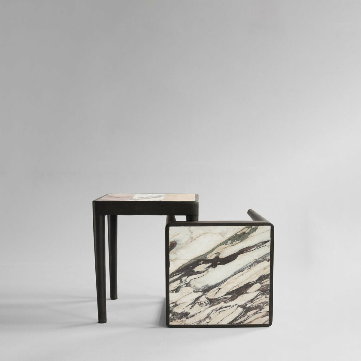 Table en béton blanc calacatta 38 x 38 cm Tairu - 101 Copenhagen - The Cool Republic