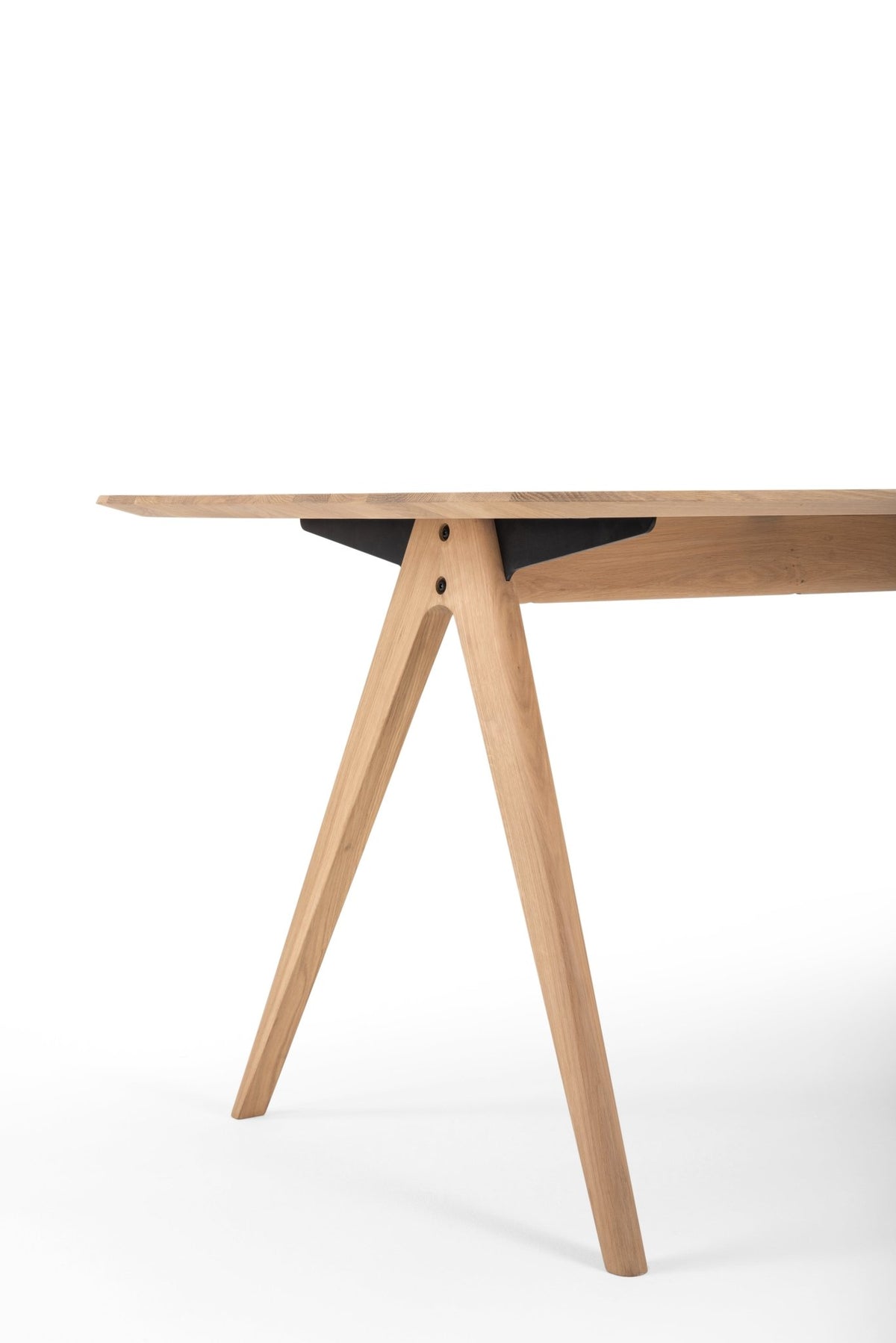 Table en chêne huilé 90 x 140 cm Ava - Gazzda - The Cool Republic