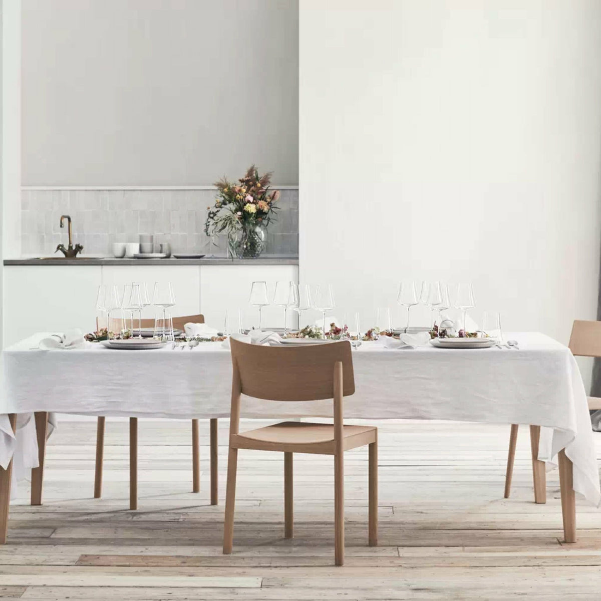 Table en chêne massif huilé 95 x 200 cm Graceful - Bolia - The Cool Republic