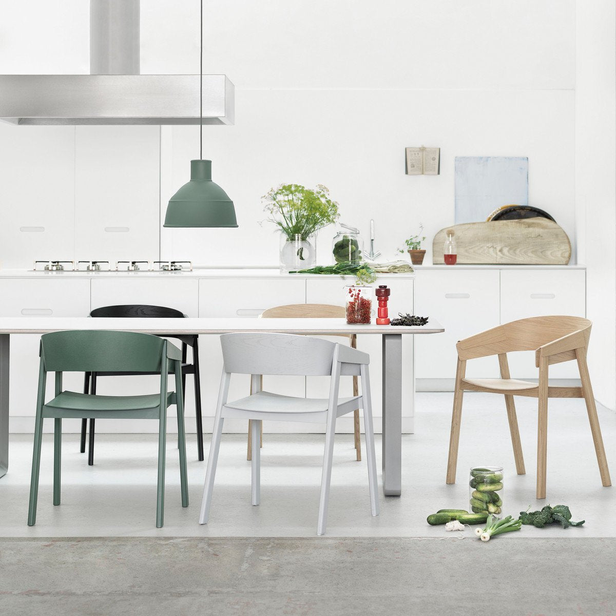 Table en chêne piétement blanc 225 cm 70-70 - Muuto - The Cool Republic