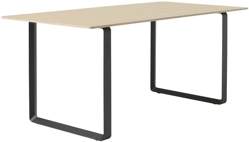 Table en chêne piétement noir 170 cm 70 - 70 - Muuto - The Cool Republic