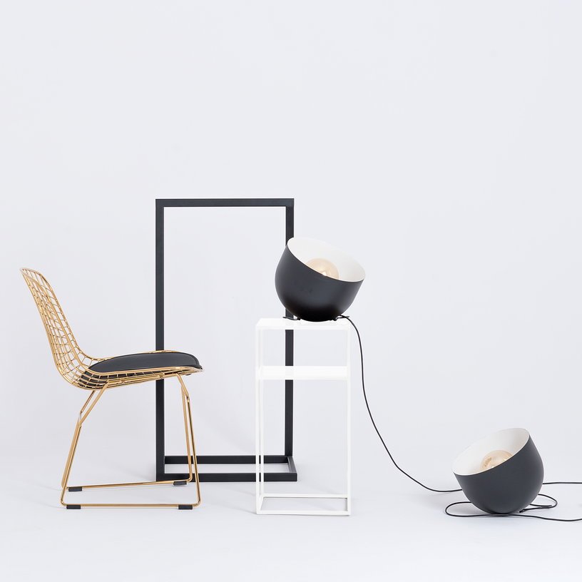 Table haute d'appoint à deux étages blanc en métal 30 x 60 cm Tensio 2 - Custom Form - The Cool Republic