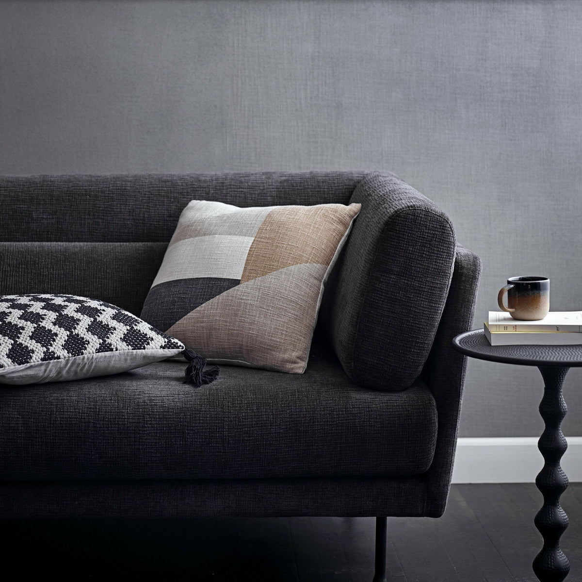 Table noire en aluminium Anka - Bloomingville - The Cool Republic