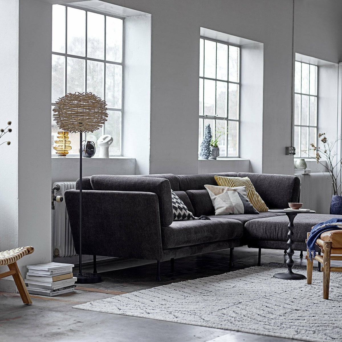 Table noire en aluminium Anka - Bloomingville - The Cool Republic