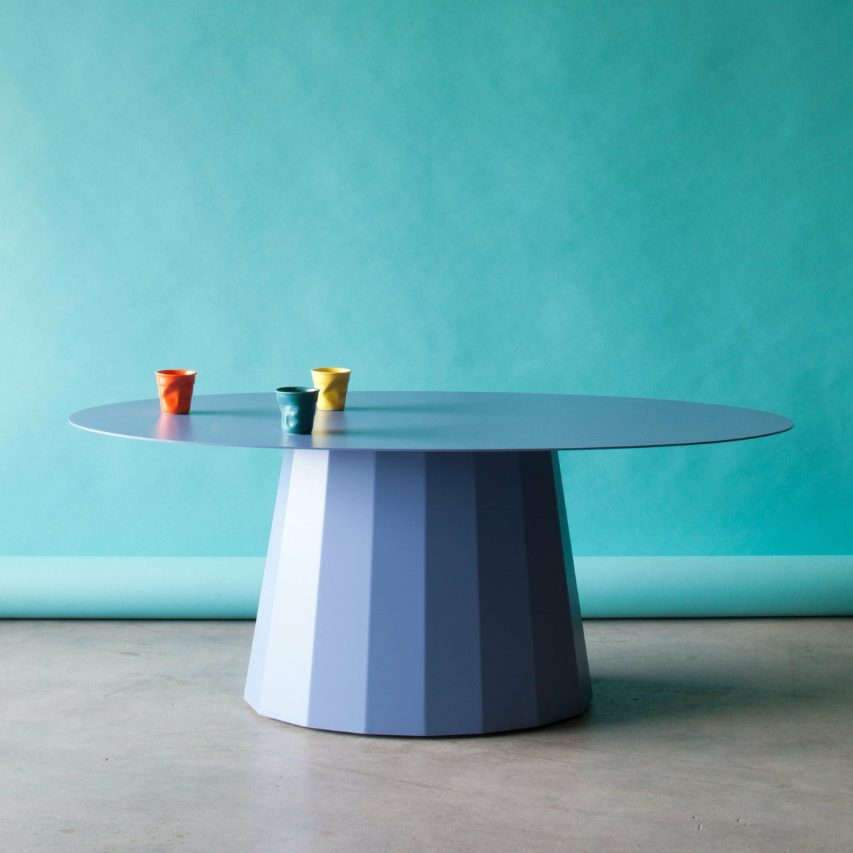 Table ovale en acier mat denim 200 cm Ankara - Matière Grise - The Cool Republic