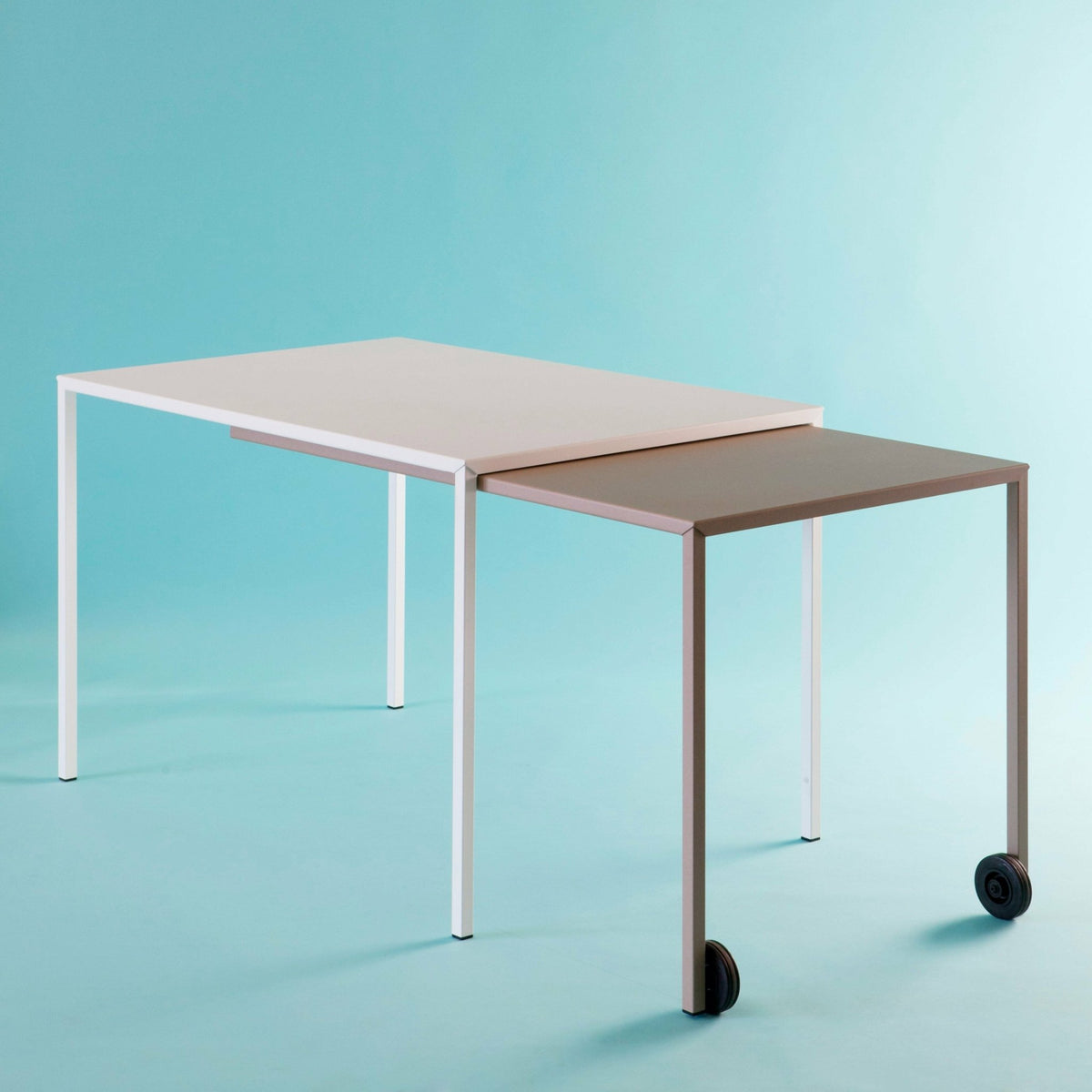 Table rectangulaire coulissante olive et vert d'eau Rafale - Matière Grise - The Cool Republic
