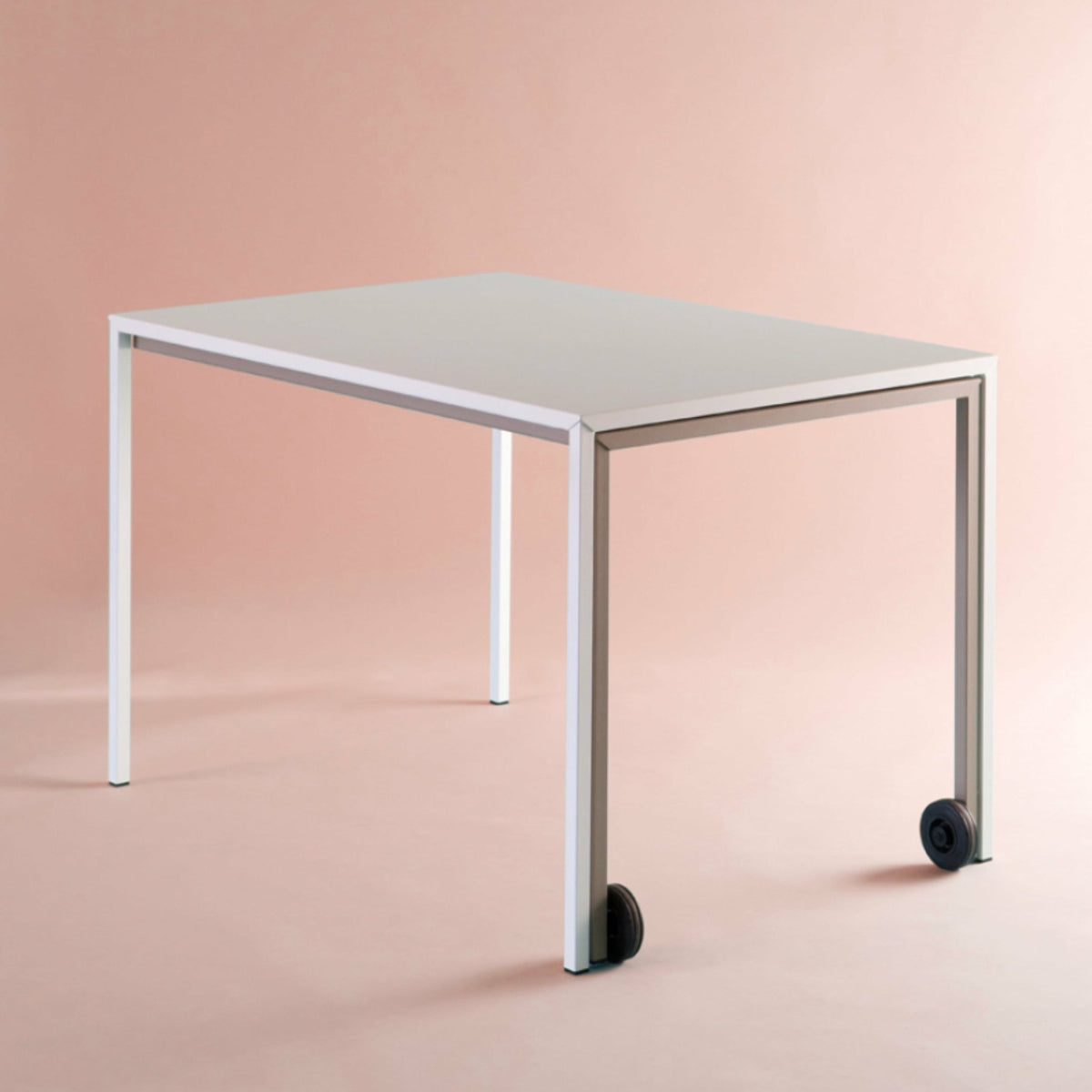 Table rectangulaire coulissante taupe et sable Rafale - Matière Grise - The Cool Republic