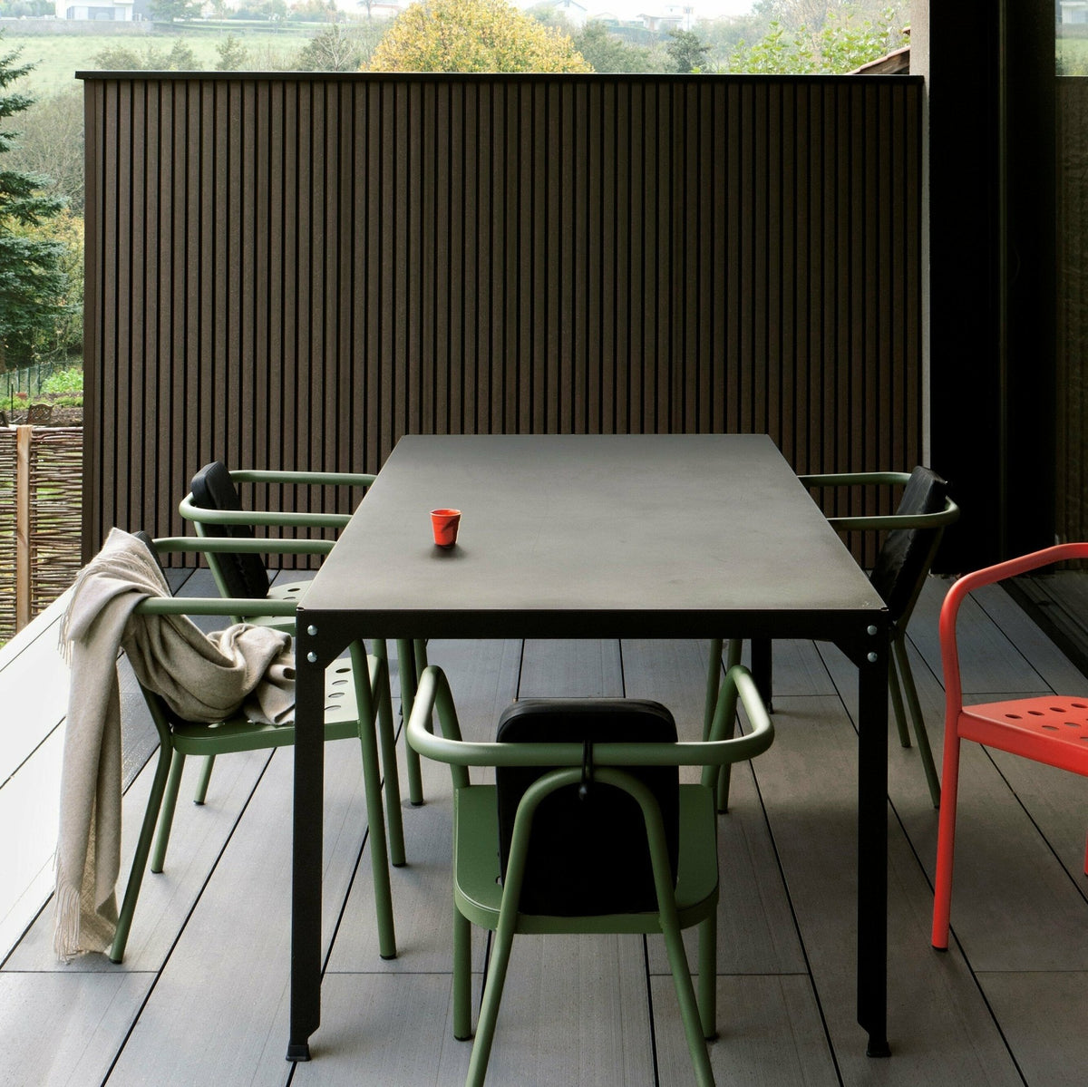 Table rectangulaire en acier mat denim 100 cm Hegoa - Matière Grise - The Cool Republic