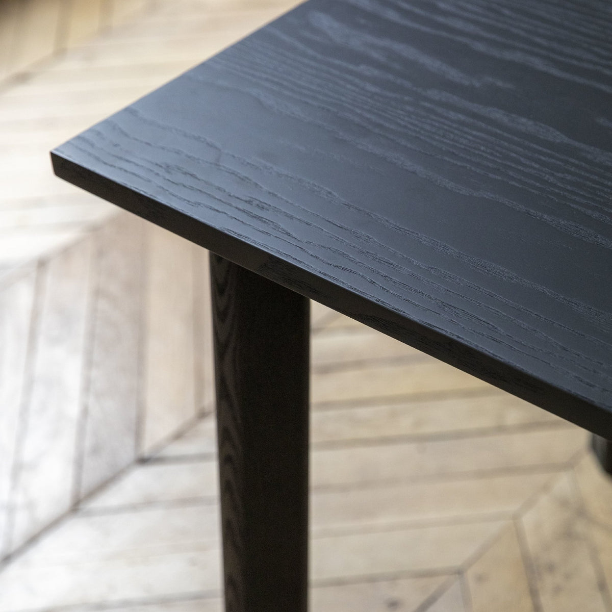 Table rectangulaire en chêne noir Galta - Kann Design - The Cool Republic