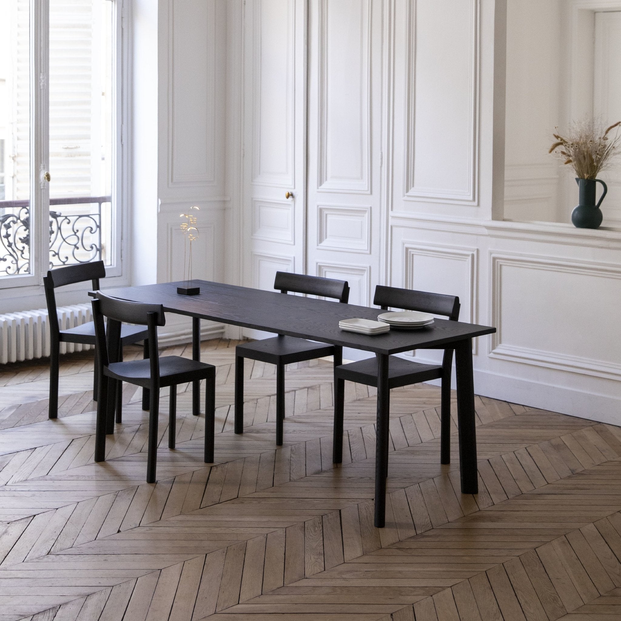 Table rectangulaire en chêne noir Galta - Kann Design - The Cool Republic