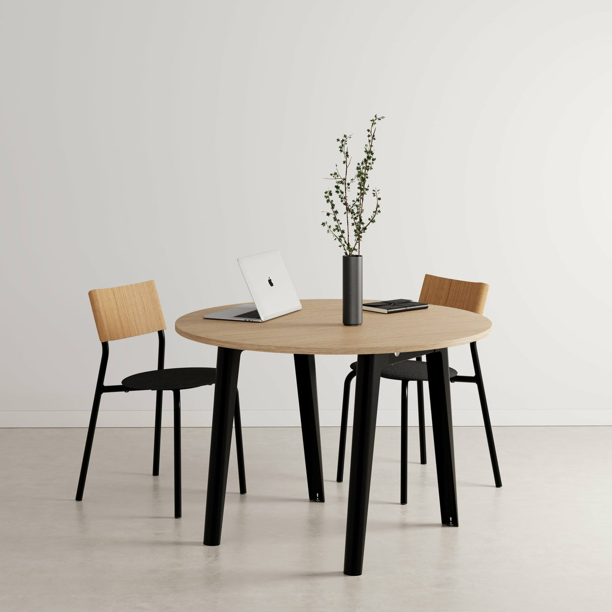 Table ronde in eco-certified oak D110 x 75 cm black legs New Modern - Tiptoe - The Cool Republic