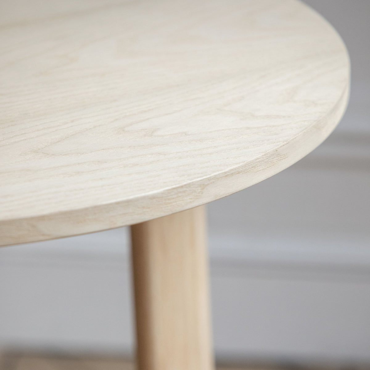 Table ronde en frêne Galta - Kann Design - The Cool Republic
