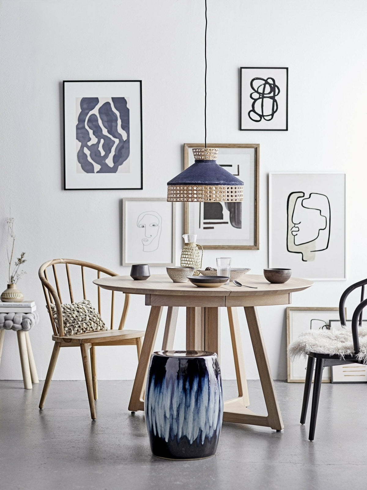 Table ronde extensible in 100% wood Owen - Bloomingville - The Cool Republic