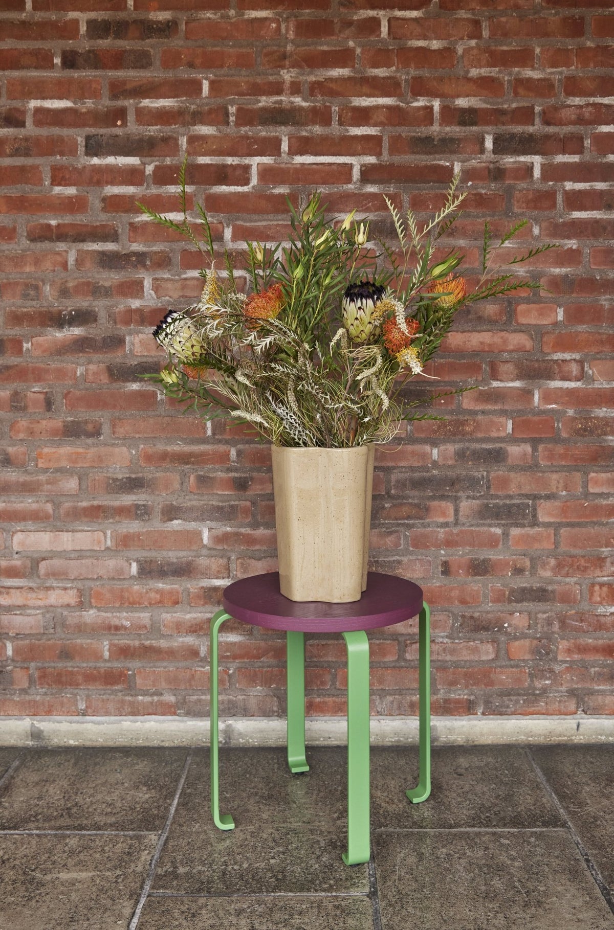 Tabouret à roulettes burgundy et vert 46 x 46,5 cm Smile - Hübsch - The Cool Republic