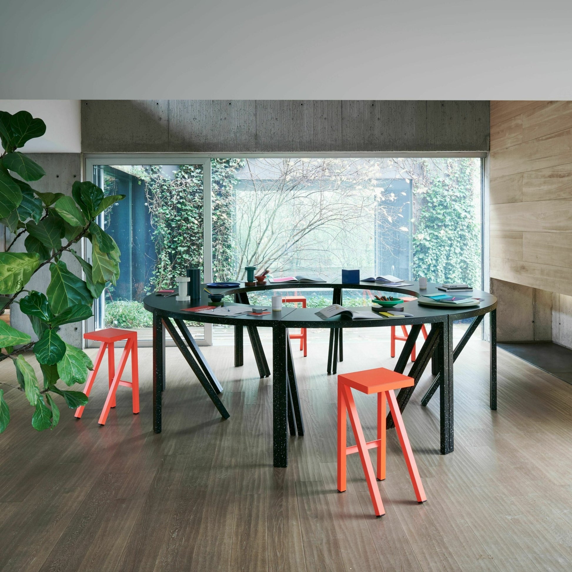 Tabouret bas jaune Bureaurama - Magis - The Cool Republic