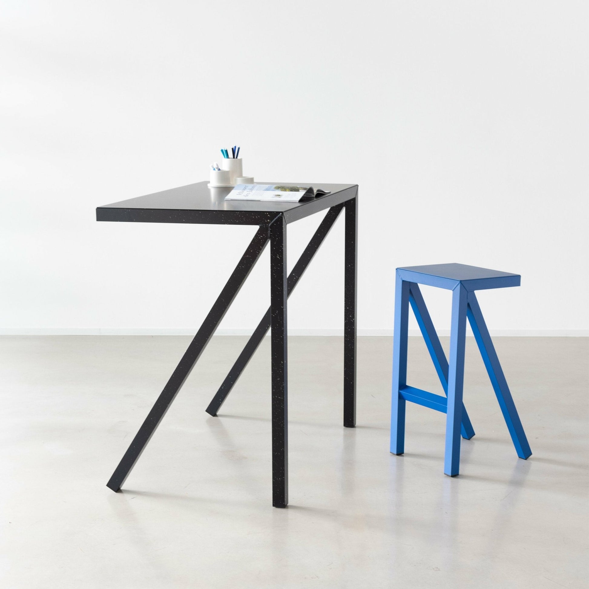 Tabouret bleu Bureaurama - Magis - The Cool Republic