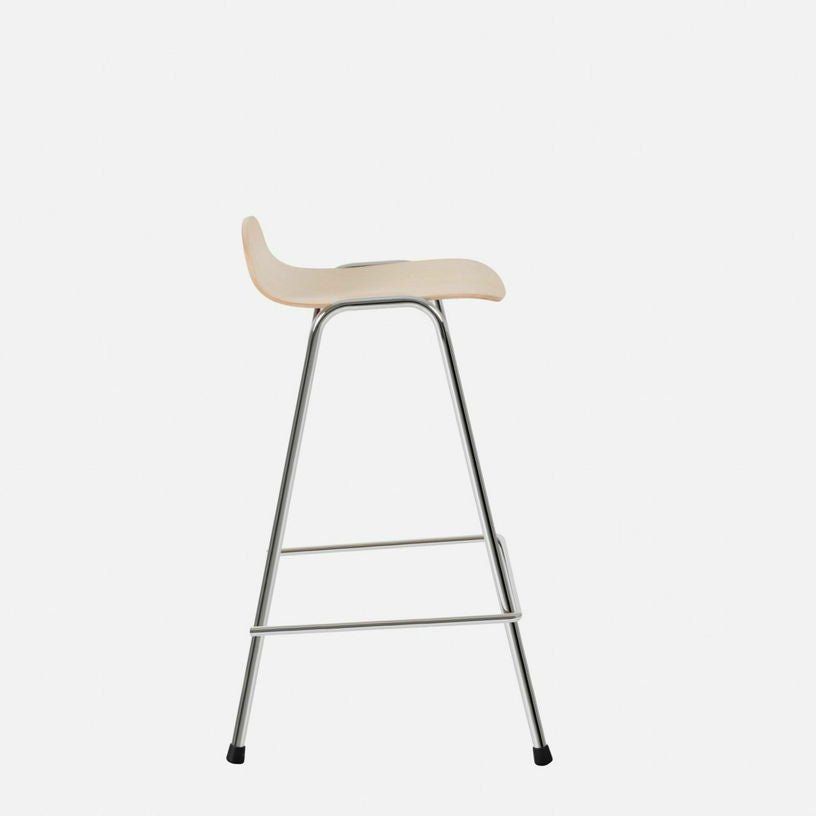 Tabouret de bar 65 cm en bois naturel et cadre argenté Touchwood - Hem - The Cool Republic