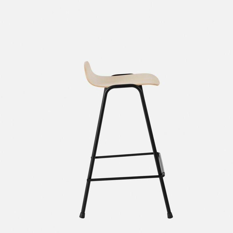 Tabouret de bar 65 cm en bois naturel et cadre noir Touchwood - Hem - The Cool Republic
