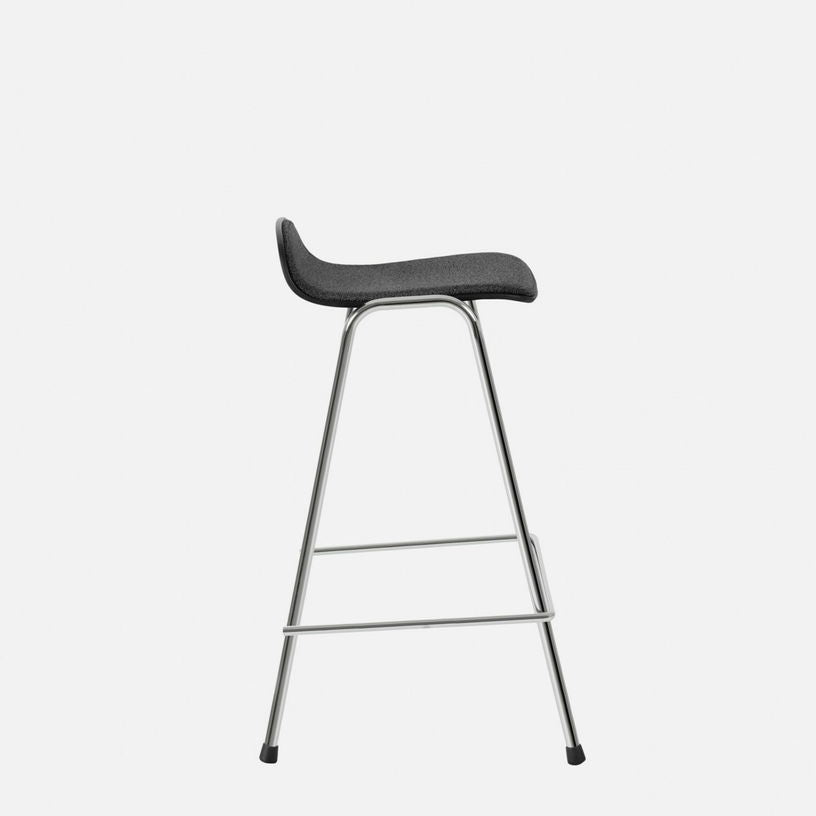 Tabouret de bar 65 cm en tissu noir et cadre argenté Touchwood - Hem - The Cool Republic