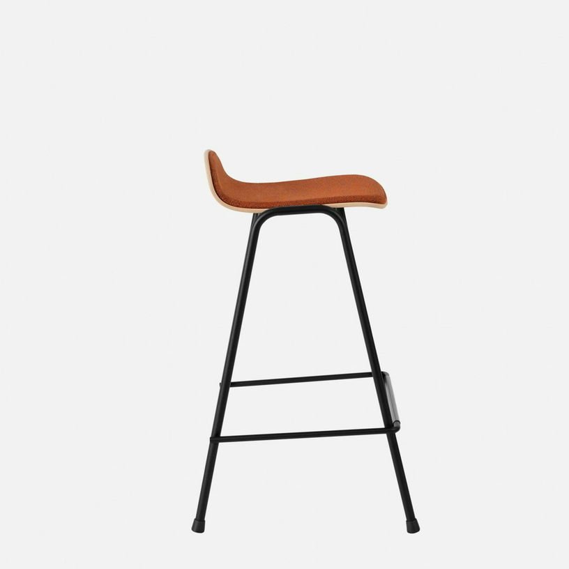 Tabouret de bar 65 cm en tissu rouge et cadre noir Touchwood - Hem - The Cool Republic