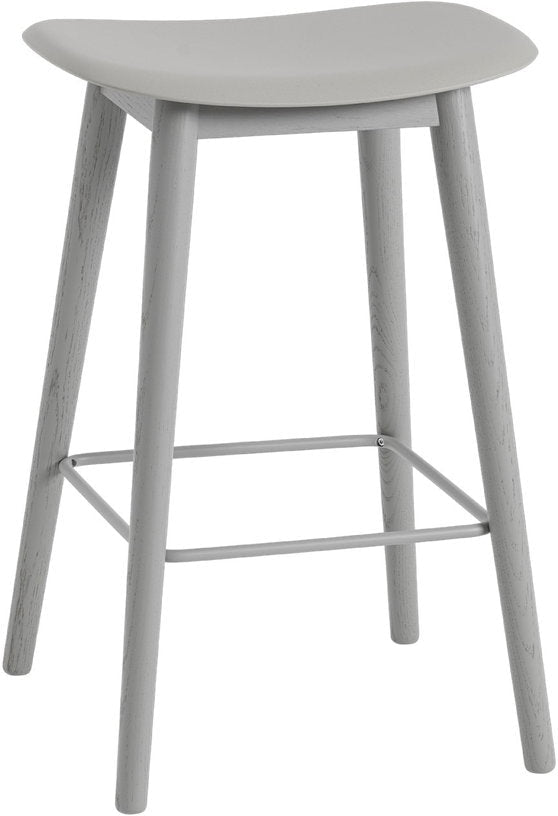 Tabouret de bar 65cm gris piétement en chêne Fiber - Muuto - The Cool Republic