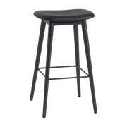 Tabouret de bar 65cm noir piétement en chêne et assise cuir Fiber - Muuto - The Cool Republic