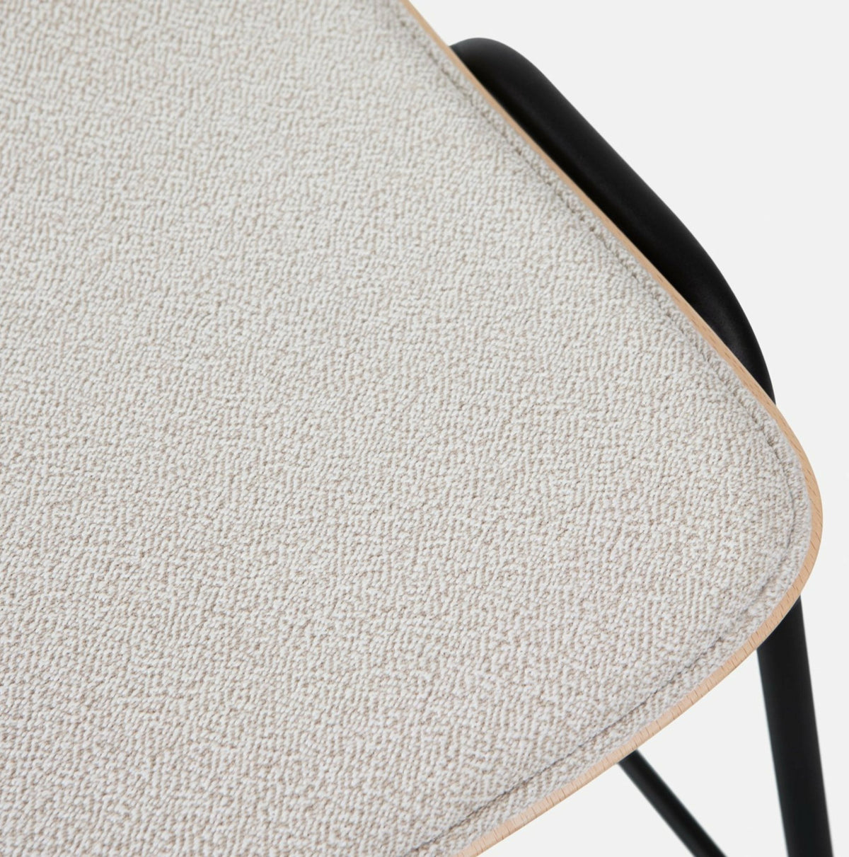 Tabouret de bar 75 cm en tissu gris et cadre noir Touchwood - Hem - The Cool Republic