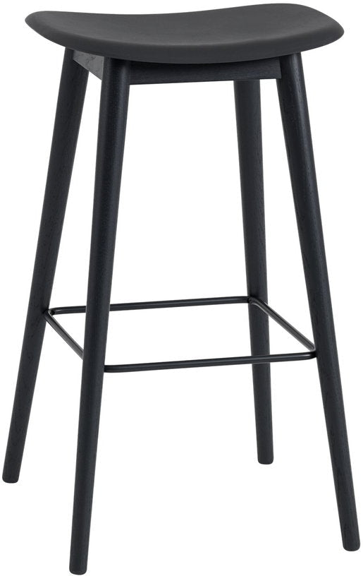 Tabouret de bar 75 cm noir piétement en chêne Fiber - Muuto - The Cool Republic