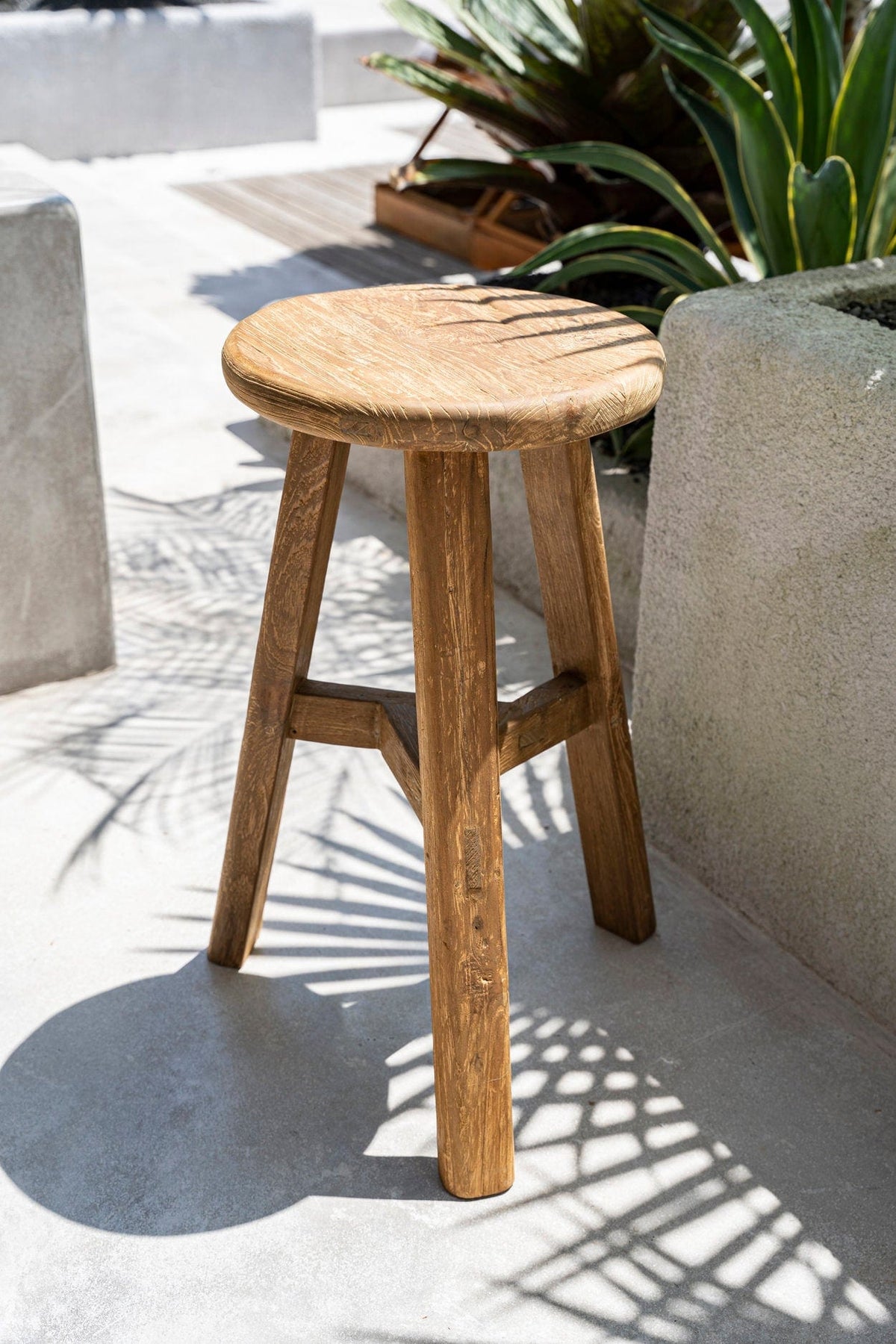 Tabouret de bar de jardin en teck massif naturel 44x44x70cm Fusuma - Bazar Bizar - The Cool Republic