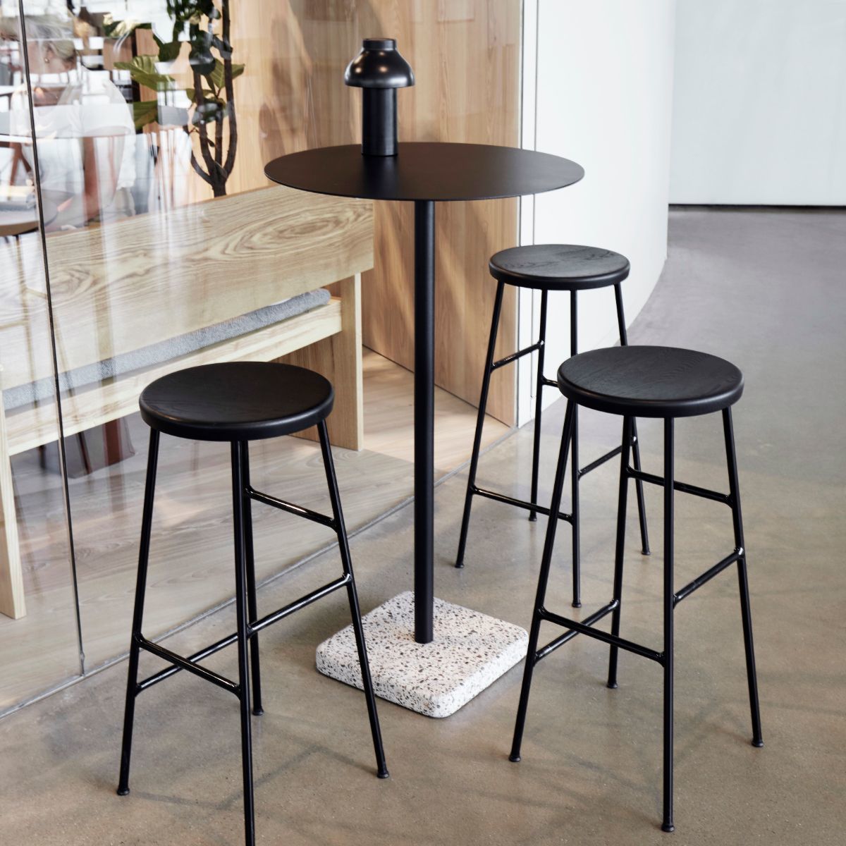 Tabouret de bar en acier noir 75 cm Cornet High - HAY - The Cool Republic