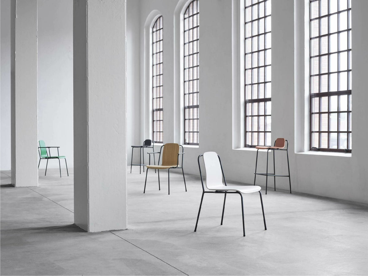 Tabouret de bar en acier noir 75 cm Studio Oak - Normann Copenhagen - The Cool Republic
